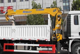 Манипулятор 6,3т 4х2 Шахман (5)